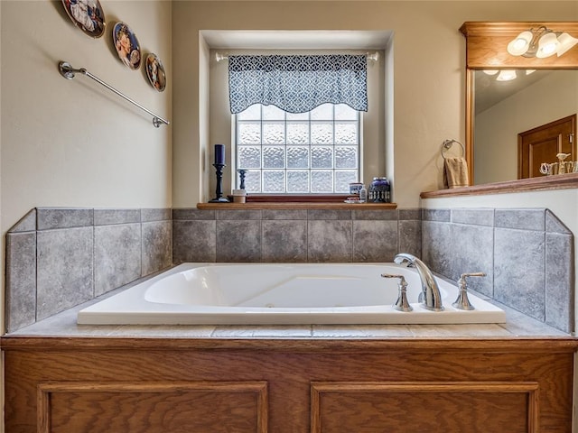 9021 NW 81st St, Yukon, OK 73099 - bathroom featuring a whirlpool tub