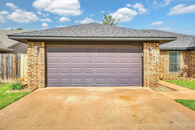 3208 Quail Cir, Altus, OK 73521 - garage featuring driveway