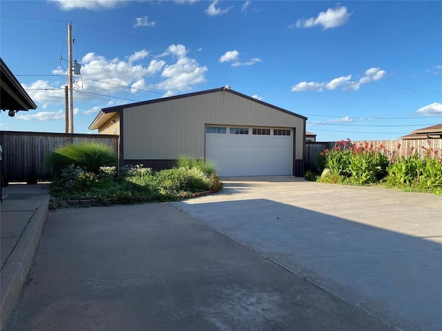 513 9th Street Cir, Hydro, OK 73048 - view of detached garage