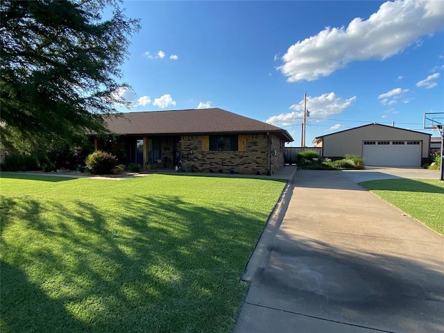 513 9th Street Cir, Hydro, OK 73048 - single story home with a front lawn, a detached garage, and brick siding