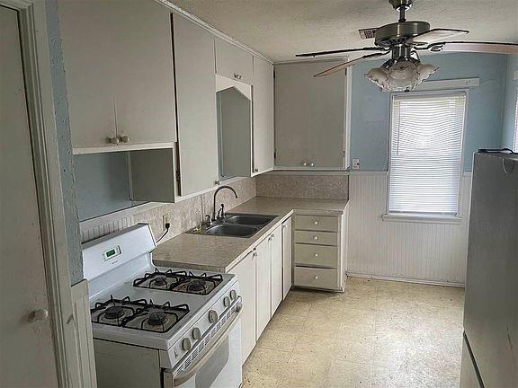 1706 NW Taft Ave, Lawton, OK 73507 - photo 5