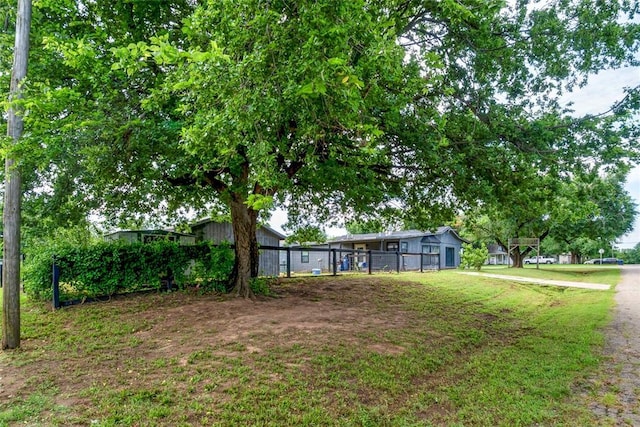 201 E 2nd St, Stroud, OK 74079 - view of yard