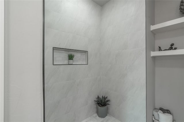 219 SE 45th St, Oklahoma City, OK 73129 - full bathroom featuring tiled shower