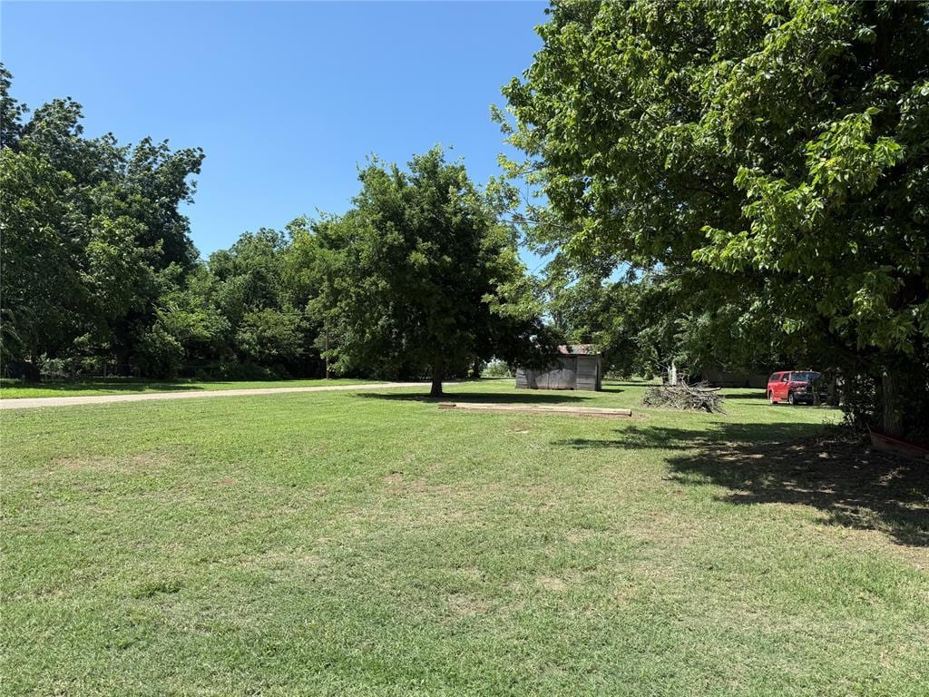 924 W Logan Ave, Guthrie, OK 73044 - photo 1