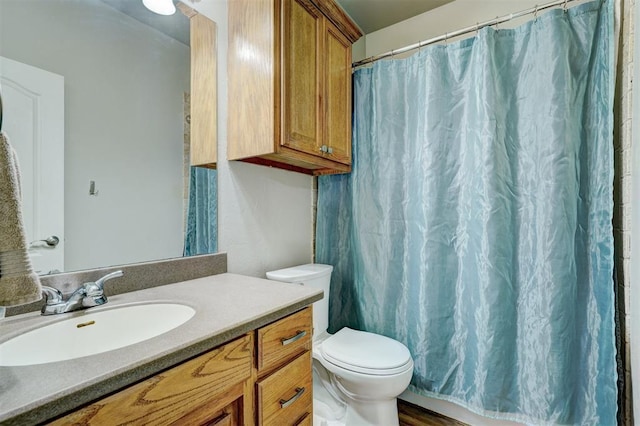 2209 Cedar Pointe Ct, Edmond, OK 73003 - full bath with vanity and curtained shower