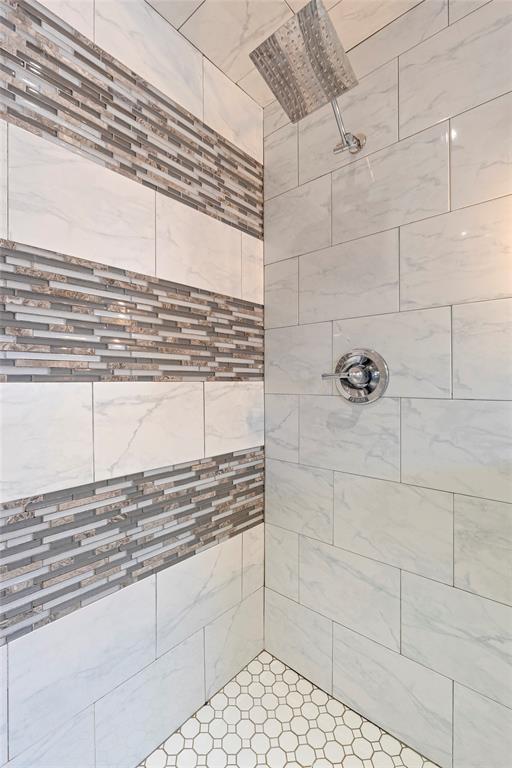 8316 NW 39th St, Bethany, OK 73008 - bathroom with tiled shower