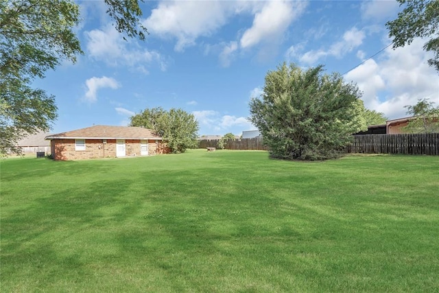 418 N Electra St, Sayre, OK 73662 - view of yard