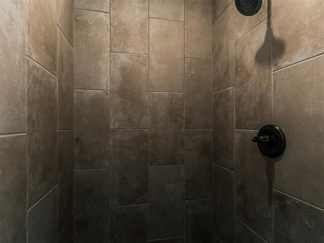 12105 SW 45th Ter, Mustang, OK 73064 - bathroom view of tiled shower