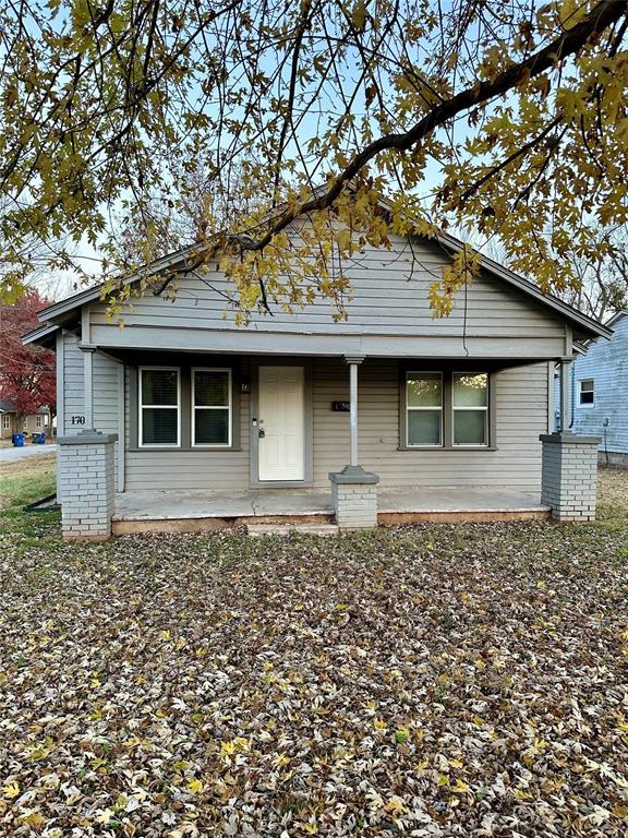 1701 S 20th St, Chickasha, OK 73018 - bungalow with covered porch