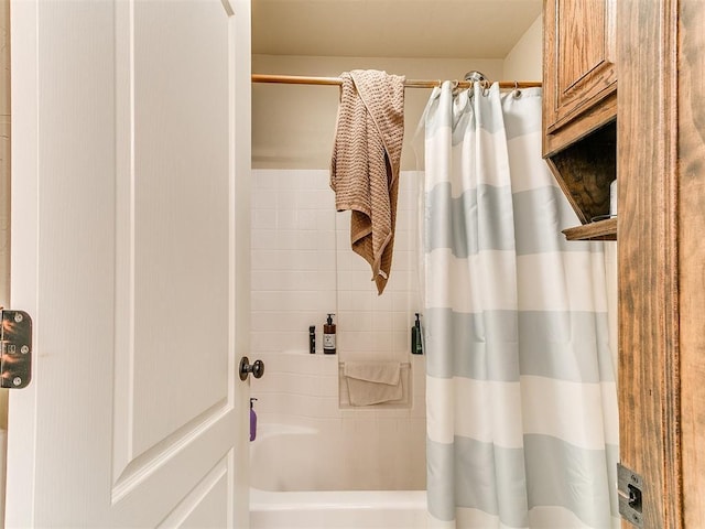 73 Sonata Ln, Shawnee, OK 74804 - full bathroom featuring shower / bath combination with curtain