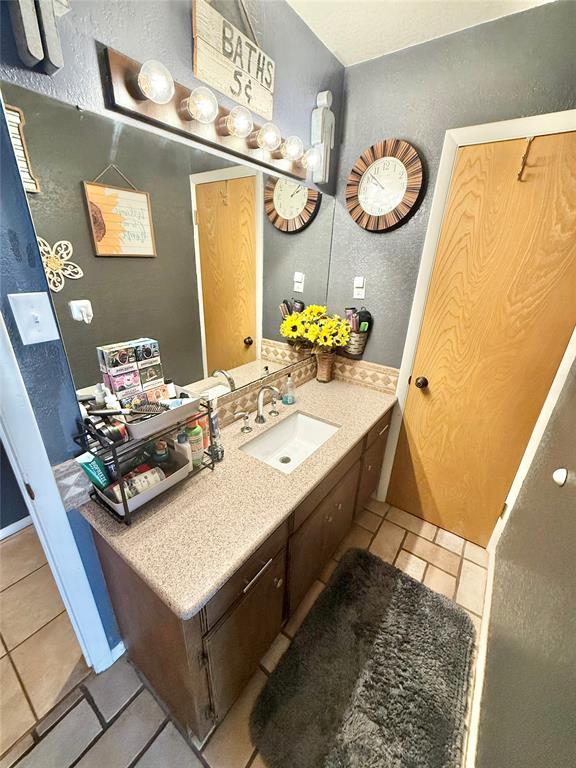 2512 Apache St, Altus, OK 73521 - photo 24