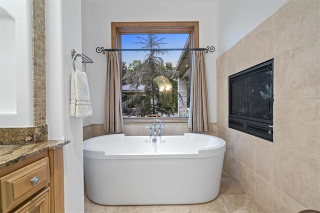 18816 Otter Creek Dr, Edmond, OK 73012 - full bath featuring a freestanding bath and vanity