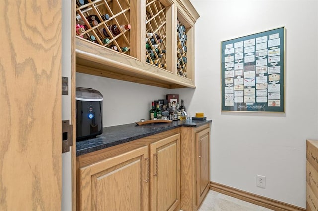 18816 Otter Creek Dr, Edmond, OK 73012 - view of indoor dry bar