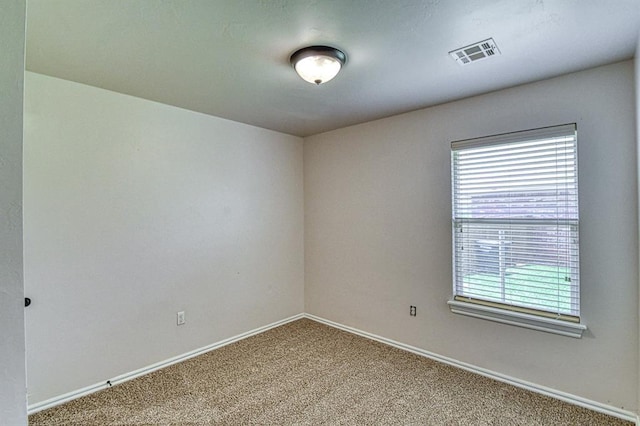 816 Lakeview Dr, Moore, OK 73160 - empty room with carpet and baseboards