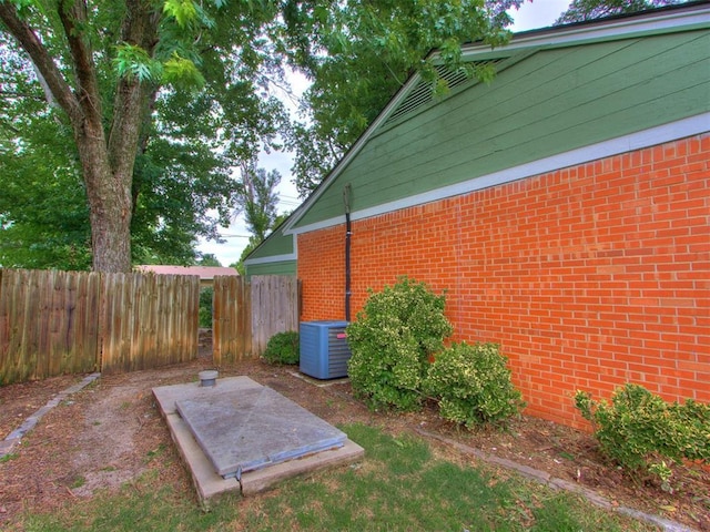 1213 Leslie Ln, Norman, OK 73069 - view of yard