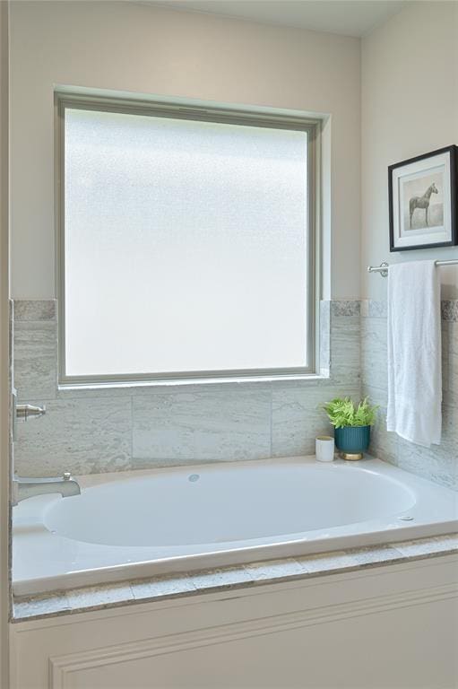 3808 Palmetto Trl, Oklahoma City, OK 73179 - full bathroom featuring a garden tub