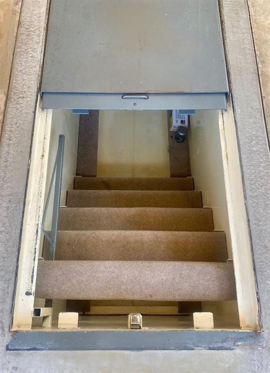 450 Hickory Hill Dr, Choctaw, OK 73020 - view of stairs
