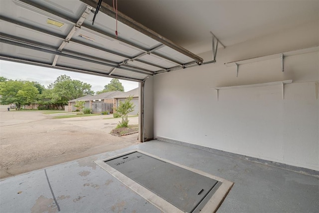 12210 High Meadow Ct, Oklahoma City, OK 73170 - view of garage