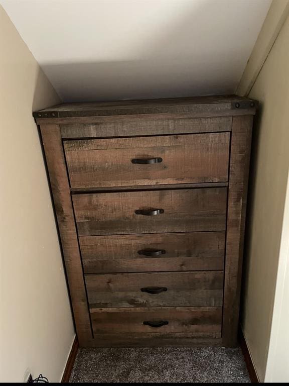 342532 E 1020th Rd, Meeker, OK 74855 - detailed view of carpet floors and baseboards