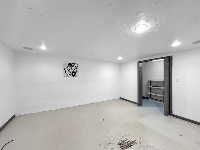 521 E Broadway St, Lexington, OK 73051 - finished below grade area featuring recessed lighting