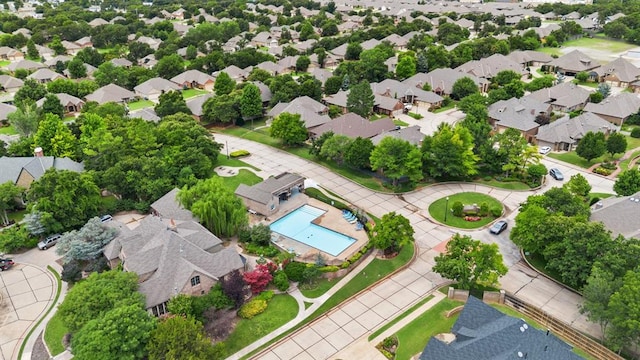 704 Capri Pl, Edmond, OK 73034 - aerial perspective of suburban area featuring a pool area