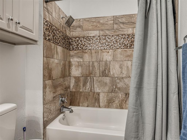 5112 NW 163rd St, Edmond, OK 73013 - full bathroom featuring shower / tub combo with curtain and toilet