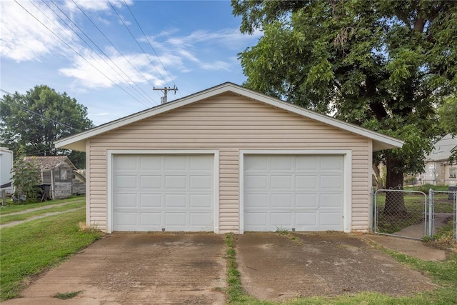 423 N Missouri St, Weatherford, OK 73669 - view of detached garage