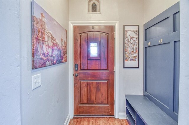 1621 NW 18th St, Oklahoma City, OK 73106 - foyer entrance with light wood-style floors and baseboards