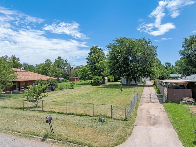 4504 N Grove Ave, Warr Acres, OK 73122 - view of yard featuring driveway