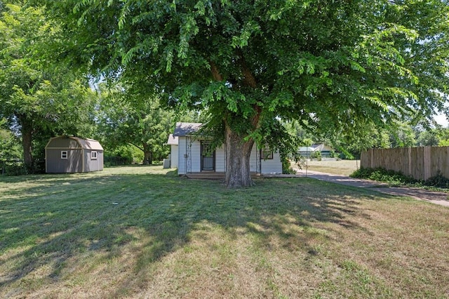 4504 N Grove Ave, Warr Acres, OK 73122 - view of yard with a storage shed