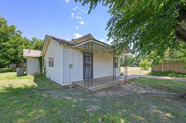 4504 N Grove Ave, Warr Acres, OK 73122 - rear view of house