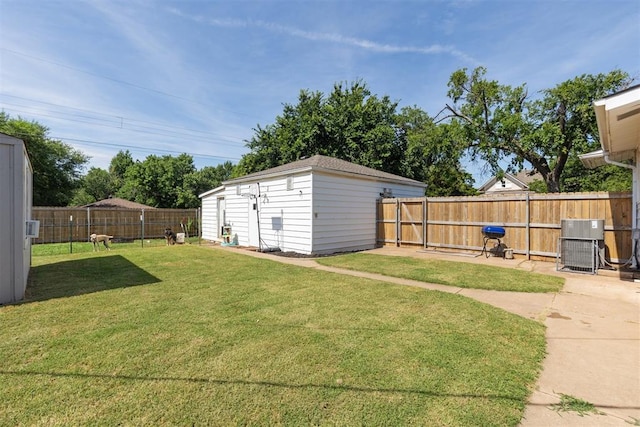 1623 W Washington Ave, Guthrie, OK 73044 - fenced backyard featuring a storage unit