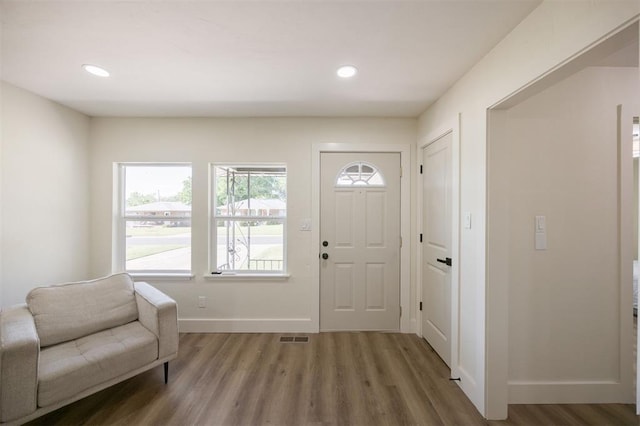 2020 Hasley Dr, The Village, OK 73120 - foyer entrance featuring wood finished floors and recessed lighting