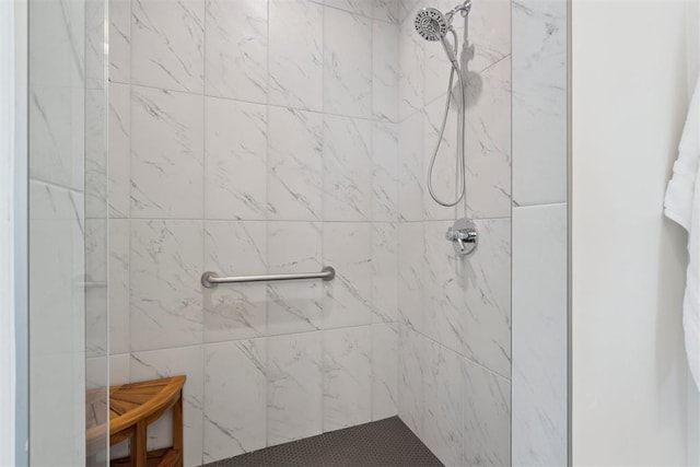 200 Pont Neuf Ct, Edmond, OK 73034 - bathroom featuring tiled shower