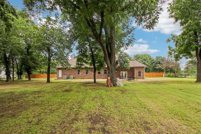9228 E Cardinal Pl, Midwest City, OK 73130 - view of yard