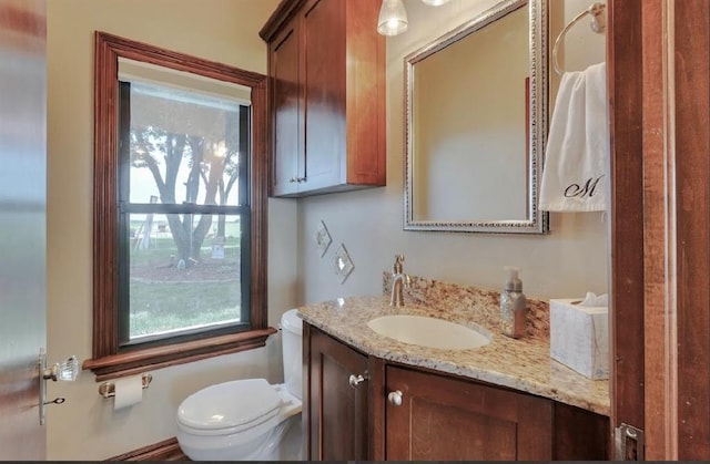 13902 Valley View Rd, Shawnee, OK 74804 - half bath featuring toilet and vanity