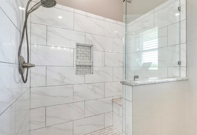 13902 Valley View Rd, Shawnee, OK 74804 - bathroom featuring a tile shower