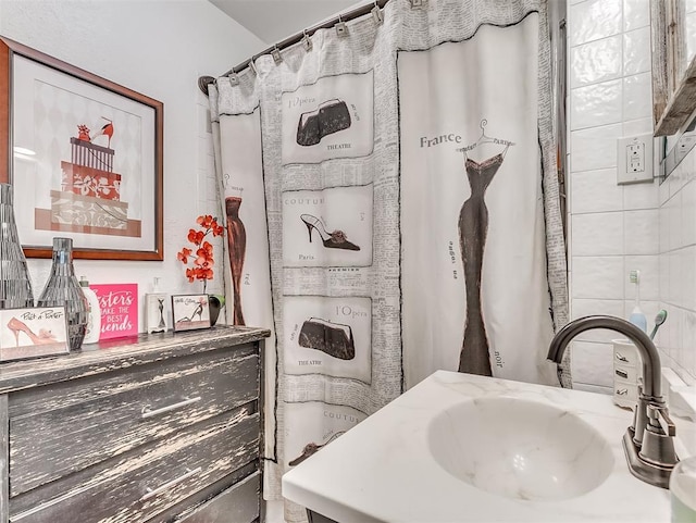 4603 N Wheeler Ave, Bethany, OK 73008 - full bathroom featuring vanity