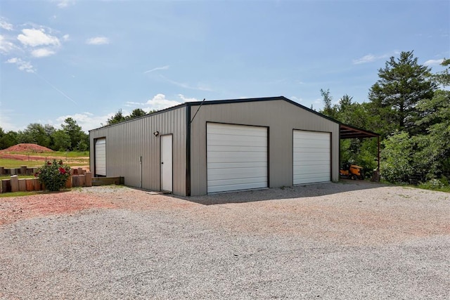 14716 Turkey Hills Rd, Newalla, OK 74857 - garage featuring a garage