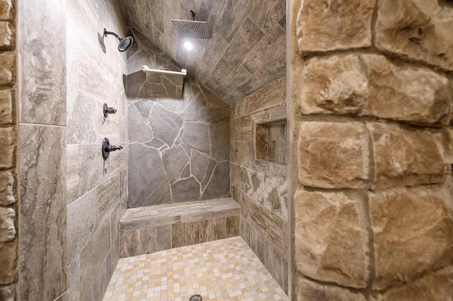 25 Paint Horse Cir, Broken Bow, OK 74728 - full bath featuring tiled shower and vaulted ceiling
