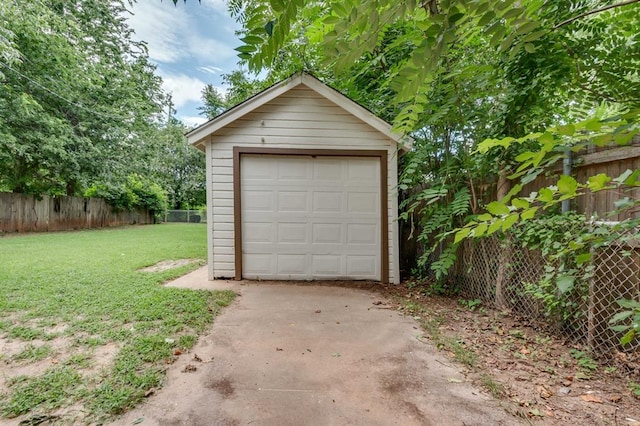 2524 NW 15th St, Oklahoma City, OK 73107 - detached garage with concrete driveway