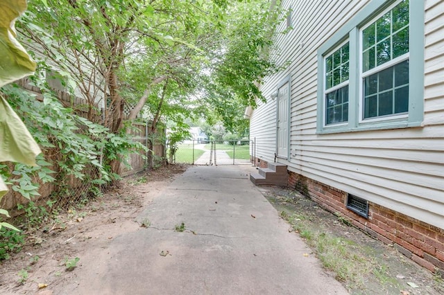 2524 NW 15th St, Oklahoma City, OK 73107 - view of patio / terrace featuring a gate