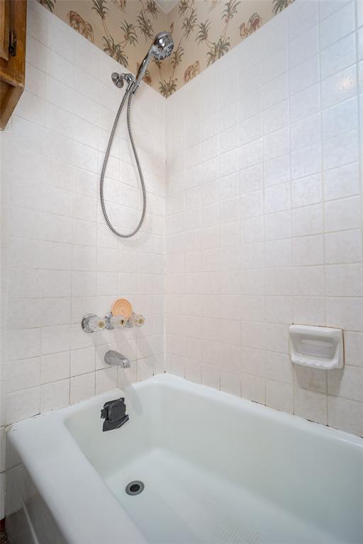 1909 Oakcreek Dr, Norman, OK 73071 - photo 22