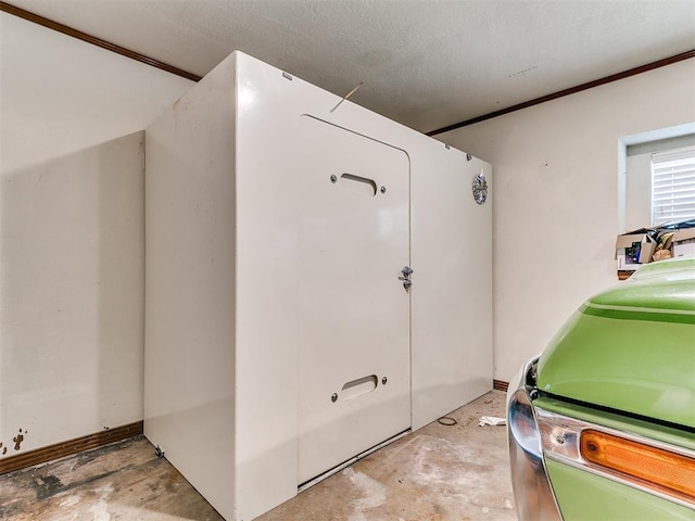 620 SW 113th St, Oklahoma City, OK 73170 - interior space featuring concrete floors