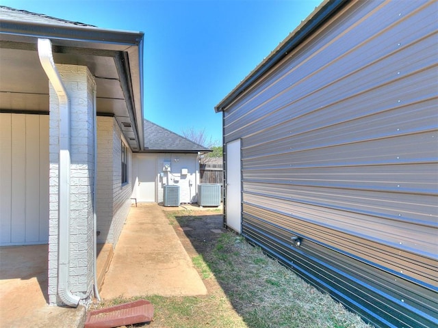 620 SW 113th St, Oklahoma City, OK 73170 - view of yard