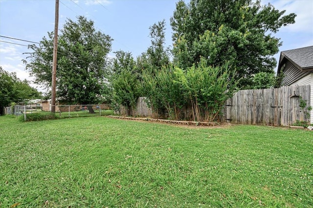 908 NW 12th St, Moore, OK 73160 - view of fenced backyard