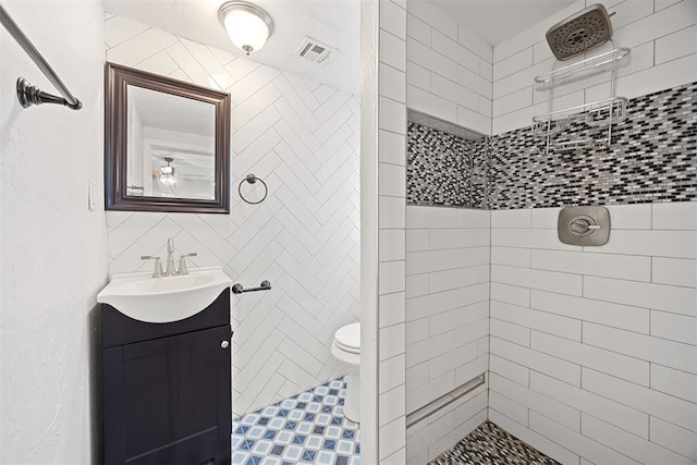 536 NW 48th St, Oklahoma City, OK 73118 - bathroom with tiled shower and vanity