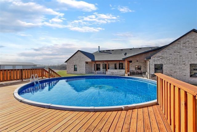8960 N Banner Rd, Yukon, OK 73099 - swimming pool with a deck