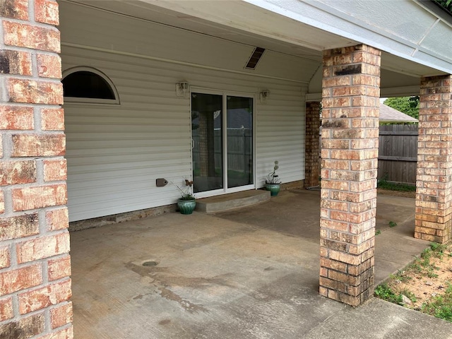 9105 Oak Creek Dr, Midwest City, OK 73130 - view of patio / terrace