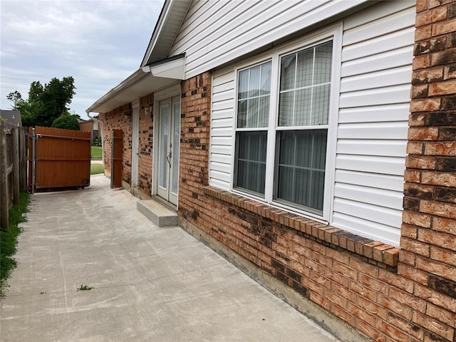 9105 Oak Creek Dr, Midwest City, OK 73130 - view of patio